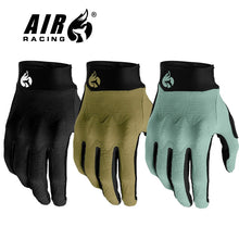 Cargar imagen en el visor de la galería, Guantes: de AIR Racing. Guantes de conducir y deportivos. Ligeros y cómodos. Ajuste superior. Varios colores.
