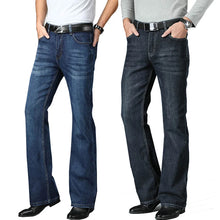 Cargar imagen en el visor de la galería, Pantalones: Jeans clásicos de mezclilla azul. Corte de bota. Cintura alta. Elásticos. Holgados.