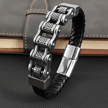 將圖片載入圖庫檢視器 Wristwear: : Classic Bicycle Chain and Leather Bracelet. Stainless Steel. Magnetic Clasp.
