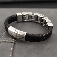將圖片載入圖庫檢視器 Wristwear: : Classic Bicycle Chain and Leather Bracelet. Stainless Steel. Magnetic Clasp.
